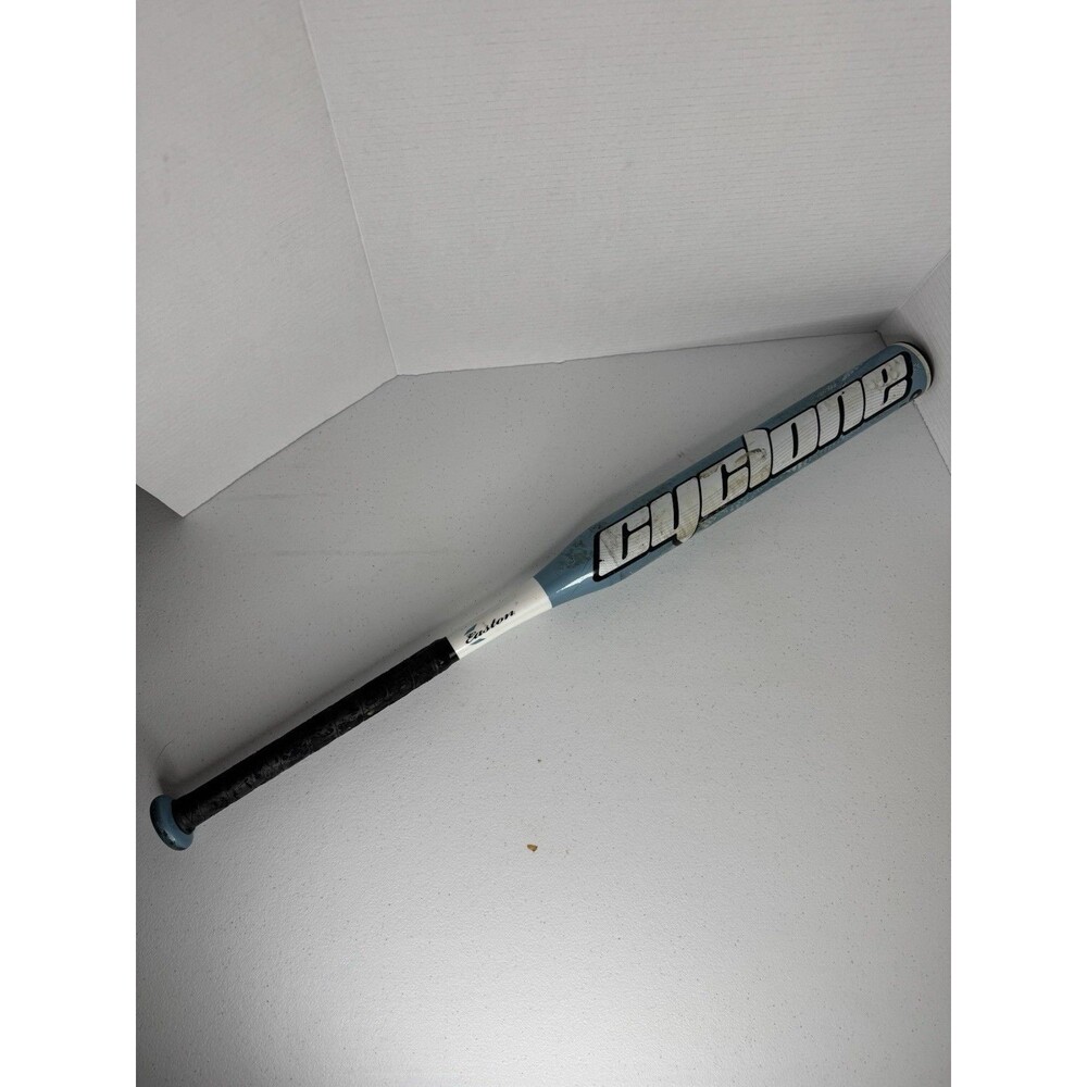 Easton Cyclone - 31”/22 (-9) Model SK398 - Fastpitch Softball Bat Baseball